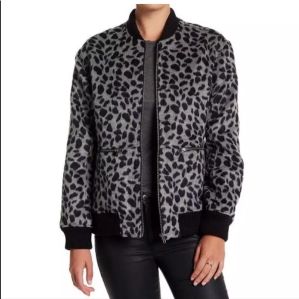 NWOT RO & DE Leopard Animal Print Bomber Jacket size Medium